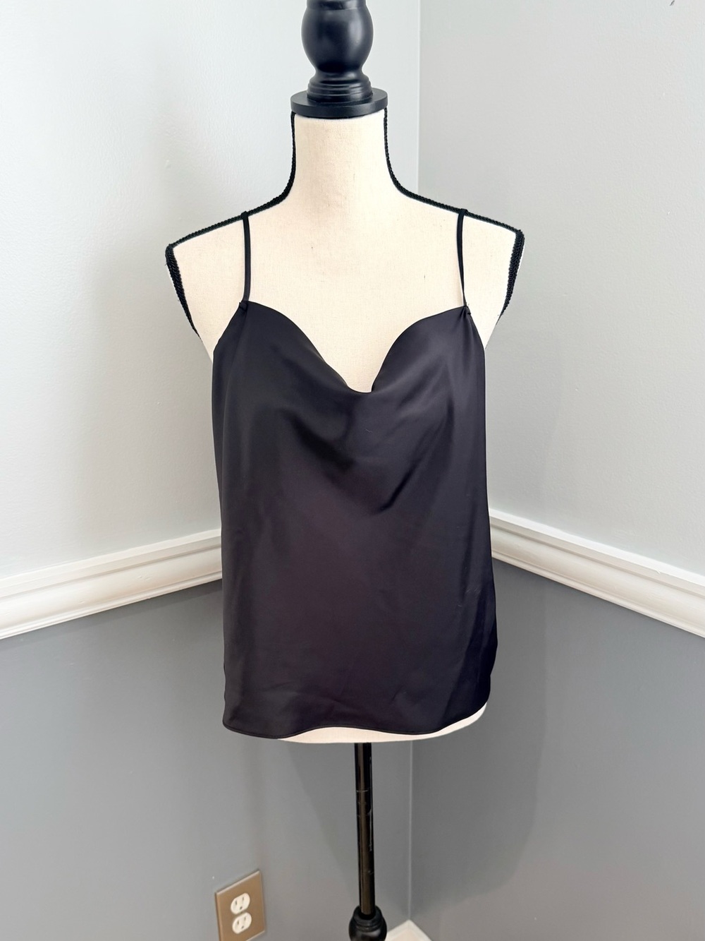 Nine West Black Satin Cowl Neck Camisole Size Medium